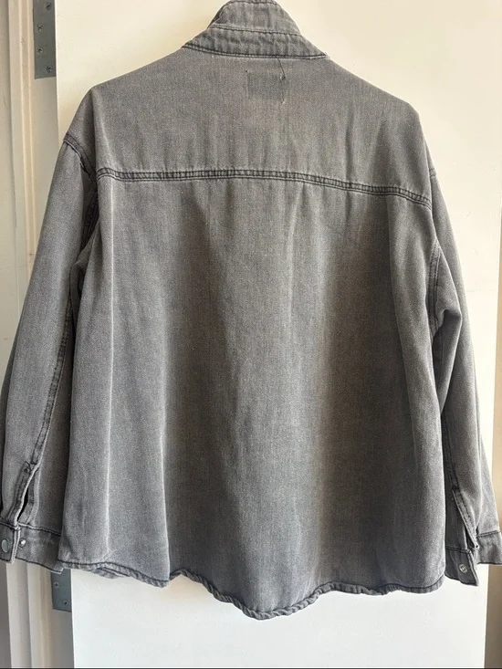 Ci Sono Washed Gray Button-Down Shirt Jacket - Picture 2 of 3